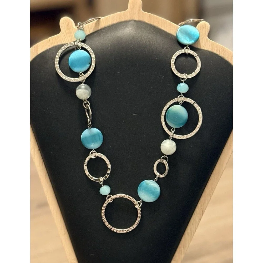 Vintage Silver Tone Hammered Metal & Blue Faux Stone Necklace 34